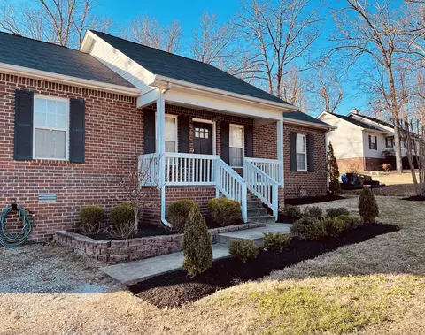Exterior - 146 Sherron Dr, Dickson, TN 37055 photo 3 of 7