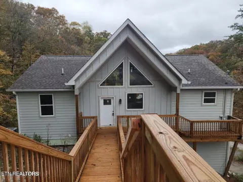 176 Flat Hollow Marina Rd, Speedwell, TN 37870