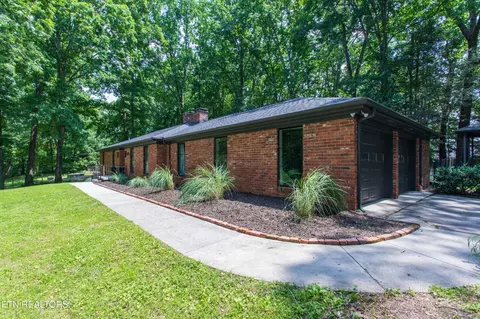 117 Morningside Dr, Oak Ridge, TN 37830