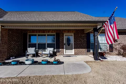 819 Royal View Dr, Maryville, TN 37801