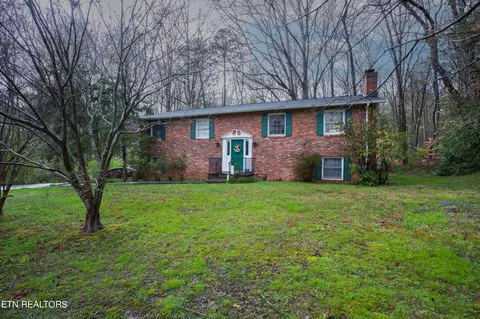 35 Montclair Rd, Oak Ridge, TN 37830