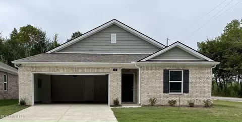19 Pine St, Byhalia, MS 38611
