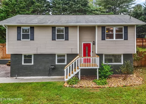 715 Winston Dr, Seymour, TN 37865