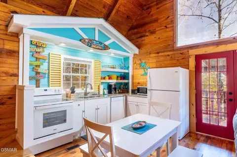 335 Sugar View Dr, Sevierville, TN 37876