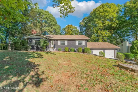 1504 Whitower Dr, Knoxville, TN 37919