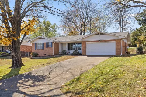 1638 Green Hill Dr, Hixson, TN 37343
