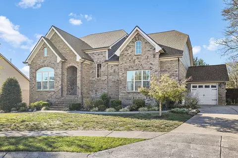 1005 Regency Ct, Gallatin, TN 37066