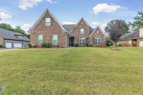 684 Rolling Rock Cv, Cordova, TN 38018