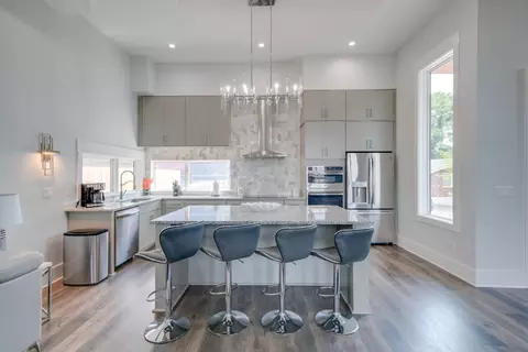 1015 Summit Ave # B, Nashville, TN 37203
