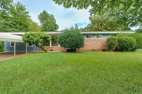 1401 Awhila Dr, Chattanooga, TN 37421