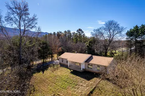 2125 James Mcmillian Dr, Maryville, TN 37803