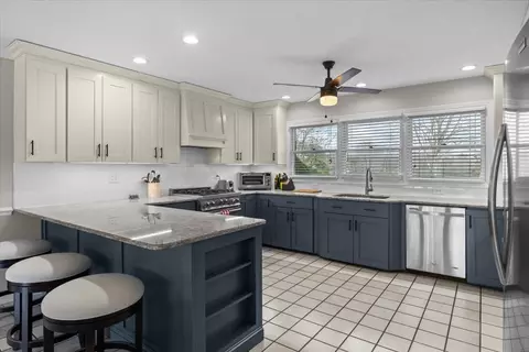 Kitchen - 122 Reep Rd, Dickson, TN 37055 photo 3 of 3