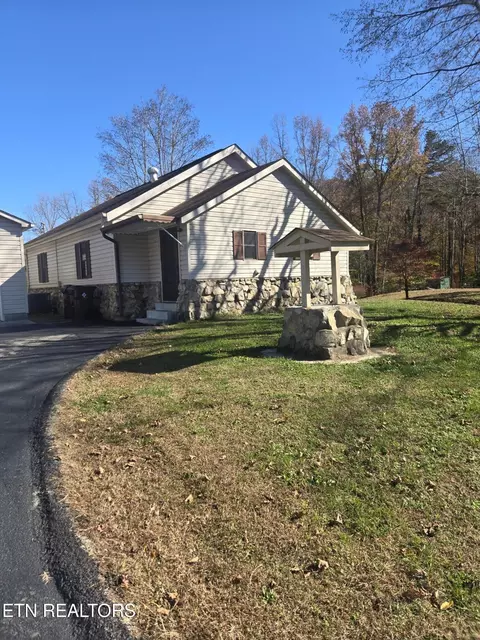 152 Batley Loop Rd, Clinton, TN 37716 photo 3