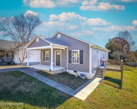 520 Midlake Dr, Knoxville, TN 37918