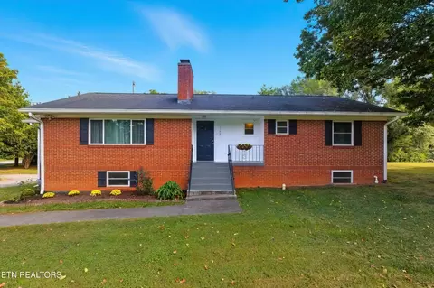 2140 Old Niles Ferry Rd, Maryville, TN 37803
