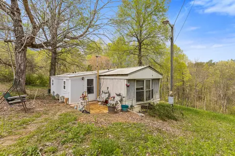 1116 Hillview Ln, Chapmansboro, TN 37035