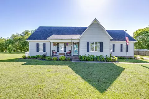 102 Copeland Dr, Mount Pleasant, TN 38474