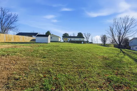 Exterior - 5952 Highway 76 E, Springfield, TN 37172 photo 2 of 2