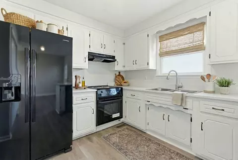 Kitchen - 5952 Highway 76 E, Springfield, TN 37172 photo 1 of 1