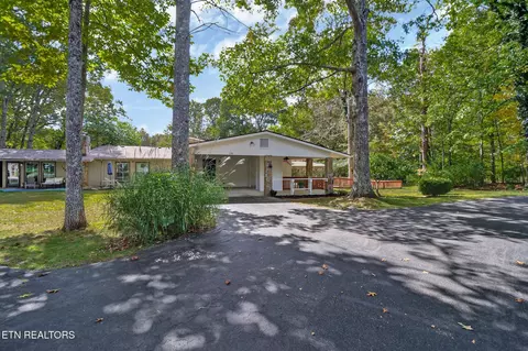 130 Dovenshire Dr, Crossville, TN 38558