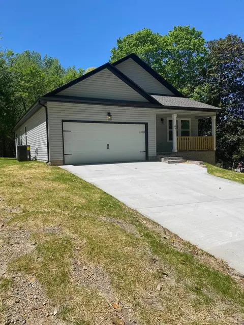 67 Lookout Dr, Rossville, GA 30741