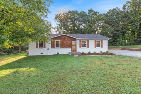 Exterior - 100 Short St, Dickson, TN 37055 photo 4 of 12
