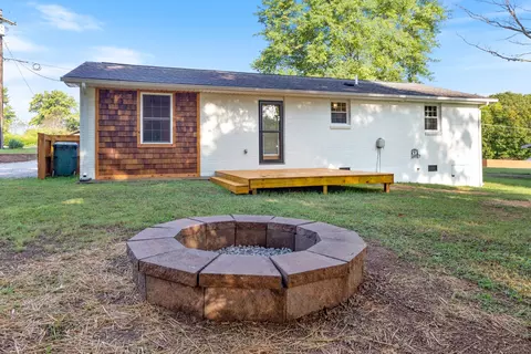Exterior - 100 Short St, Dickson, TN 37055 photo 12 of 12