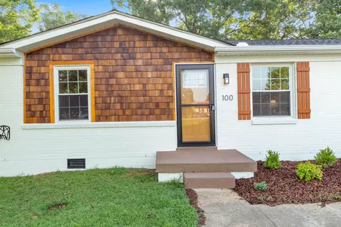 Exterior - 100 Short St, Dickson, TN 37055 photo 2 of 12