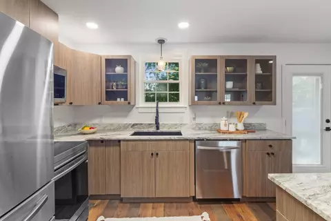 Kitchen - 100 Short St, Dickson, TN 37055 photo 3 of 3