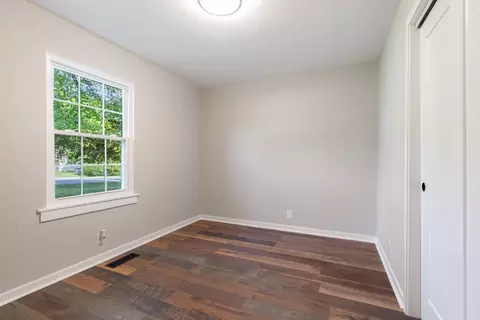 Bedroom - 100 Short St, Dickson, TN 37055 photo 4 of 9