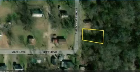 608 N Lauderdale St, Bolivar, TN 38008