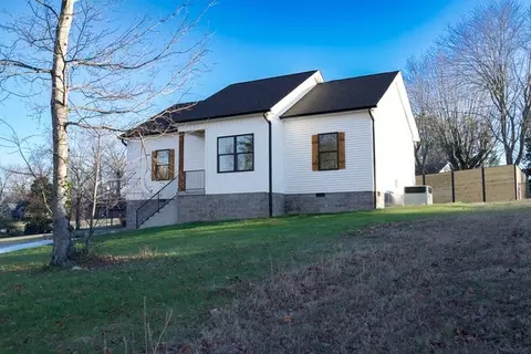 313 Dreamland Dr, Greenbrier, TN 37073