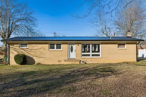 297 Bold Springs Rd, Mcewen, TN 37101