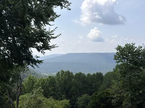 21 Laurel Lake Dr, Monteagle, TN 37356
