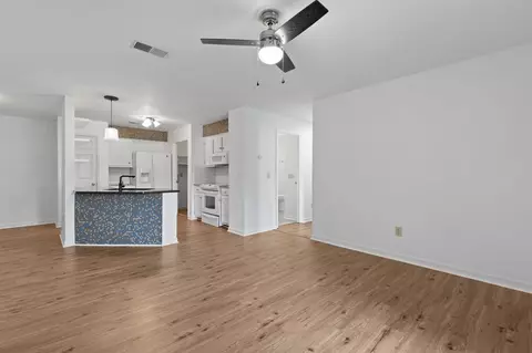 474 S Main St #203, Ashland City, TN 37015