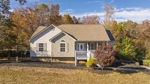 7555 Pfizer Dr, Ooltewah, TN 37363