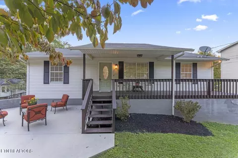 6011 Rolling Ridge Dr, Knoxville, TN 37921
