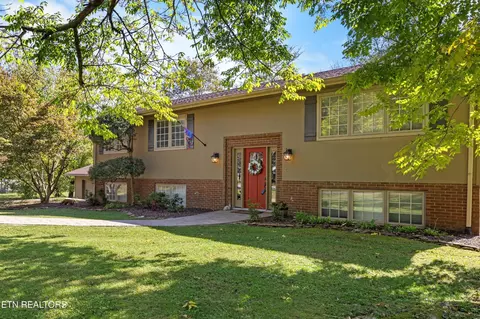 116 Baltimore Dr, Oak Ridge, TN 37830