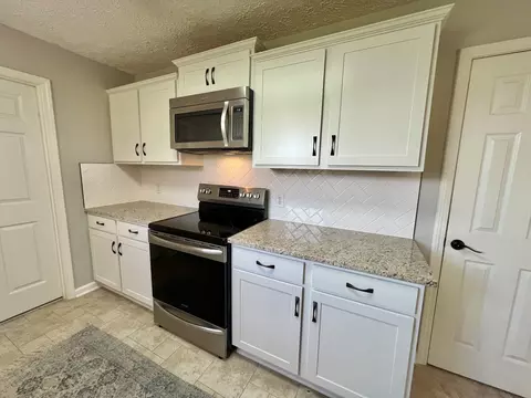 Kitchen - 5345 Ashburn Rd, Springfield, TN 37172 photo 4 of 4