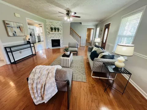 Living - 5345 Ashburn Rd, Springfield, TN 37172 photo 3 of 3