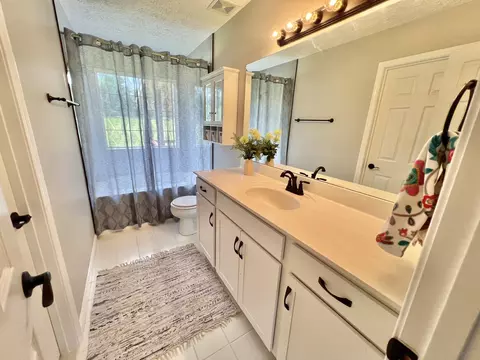 Bath - 5345 Ashburn Rd, Springfield, TN 37172 photo 1 of 7