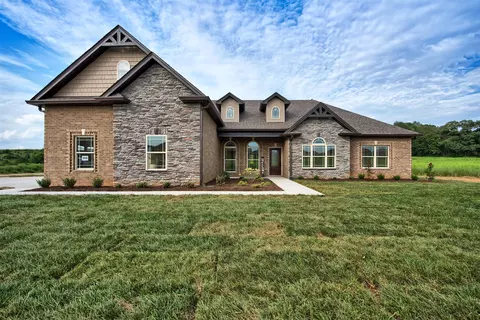 839 Shady Bluff Trl, Clarksville, TN 37043