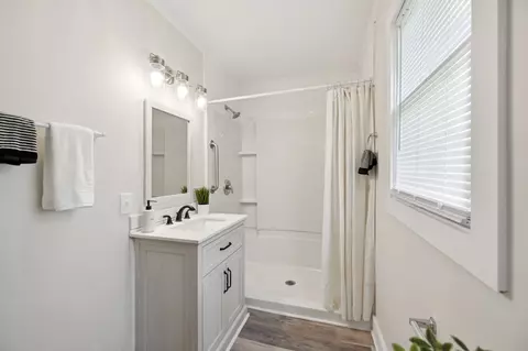 Bath - 511 N Main St, Morrison, TN 37357 photo 1 of 4