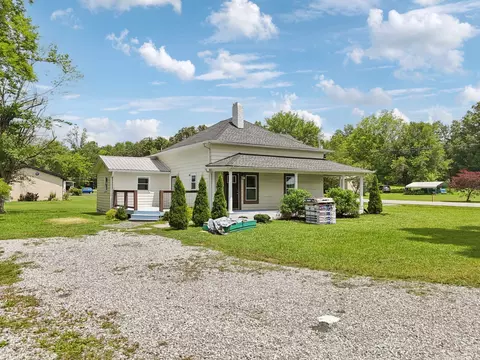Exterior - 511 N Main St, Morrison, TN 37357 photo 3 of 4