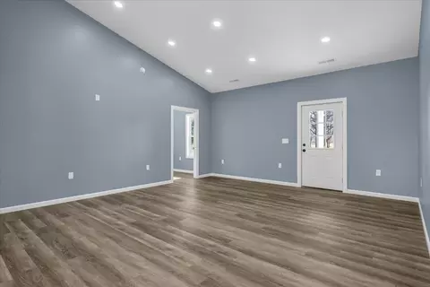 Living - 191 Tiffany Ln, Decherd, TN 37324 photo 3 of 3