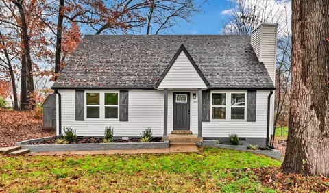 609 Bay Ln, Clarksville, TN 37042