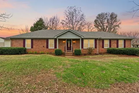 2135 Berkshire Ln, Murfreesboro, TN 37129