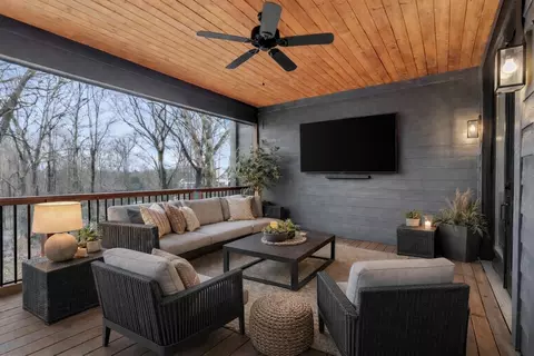 Exterior - 2140 Abiff Rd, Burns, TN 37029 photo 6 of 13
