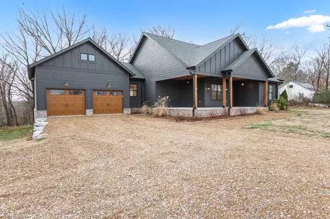 Exterior - 2140 Abiff Rd, Burns, TN 37029 photo 3 of 13