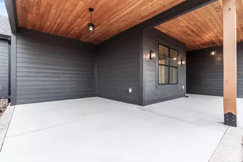 Exterior - 2140 Abiff Rd, Burns, TN 37029 photo 5 of 13